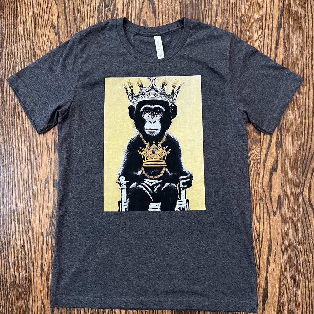 Unisex Graphic T-Shirt Monkey Wearing a Crown Sitting on a Throne, S-3XL